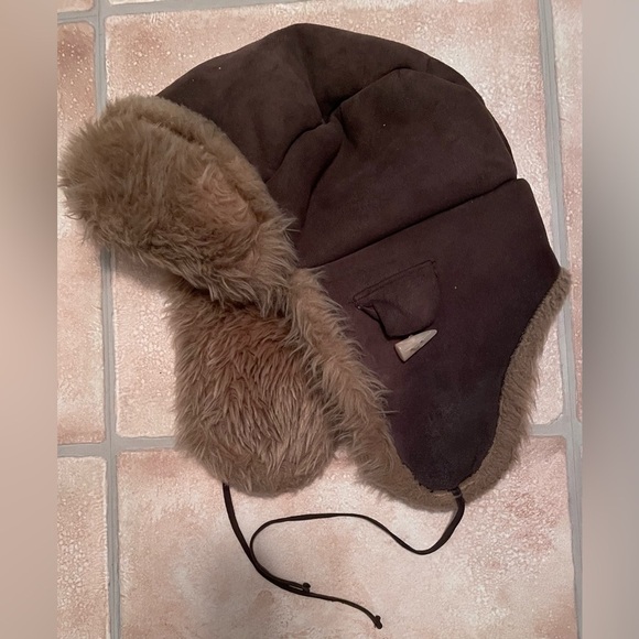 GAP Accessories - Gap brown / tan pro fleece trapper style hat, cozy interior, chin straps; M/L